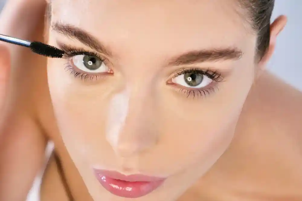 10 Best Mascara for Long, Voluminous Lashes in 2025